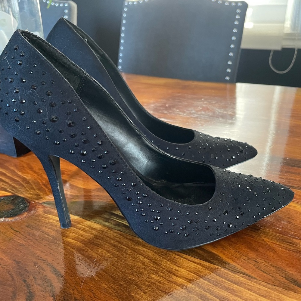 Talons haut à diamants noirs
